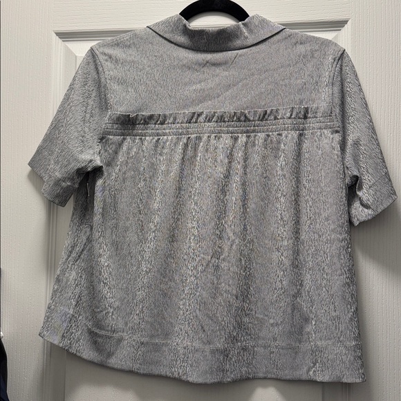 XS Oversized - ATHLETA - Echo Top Quick Drying Gray NEW $99 msrp - Picture 2 of 6
